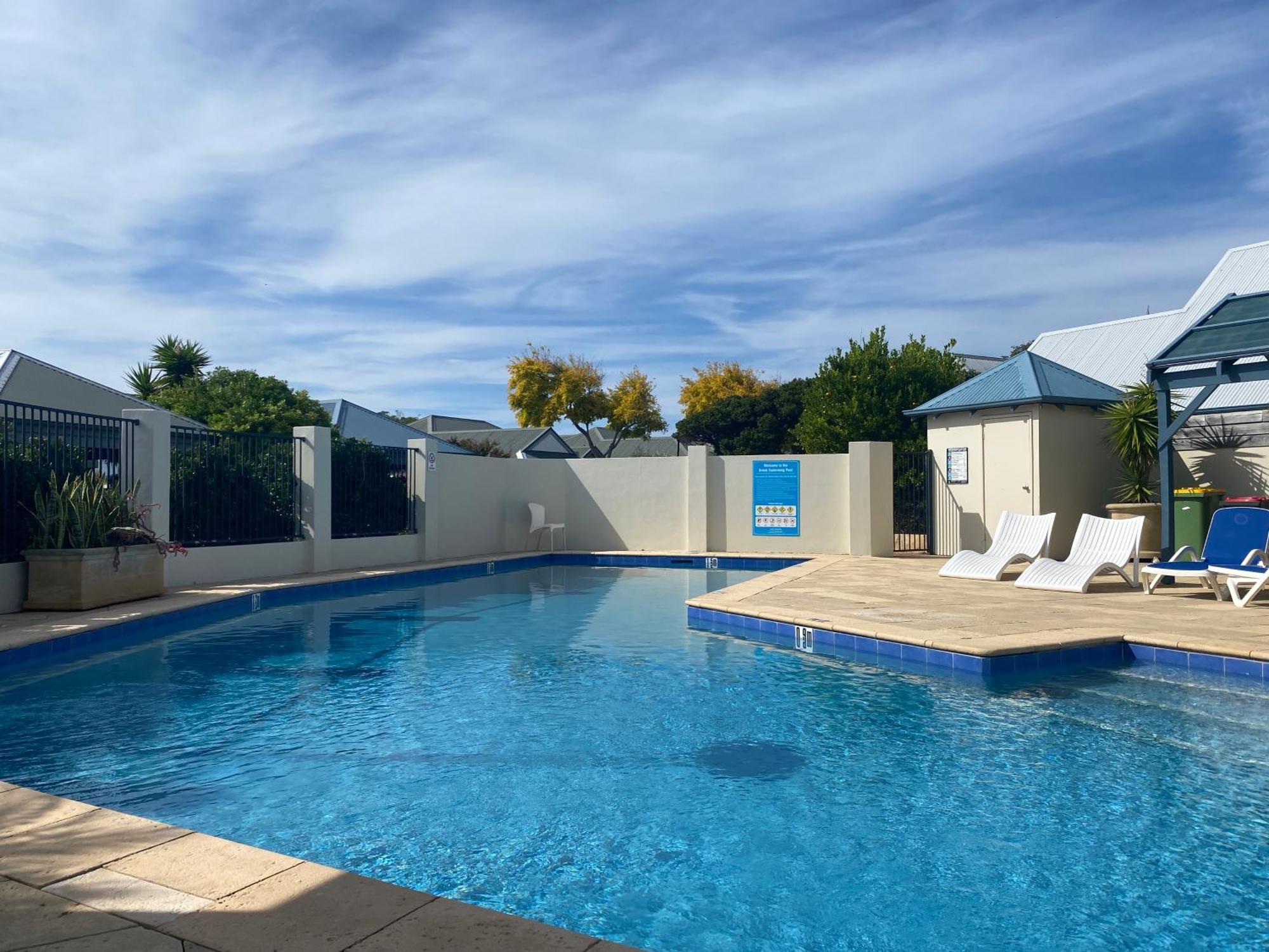 11 House Villa